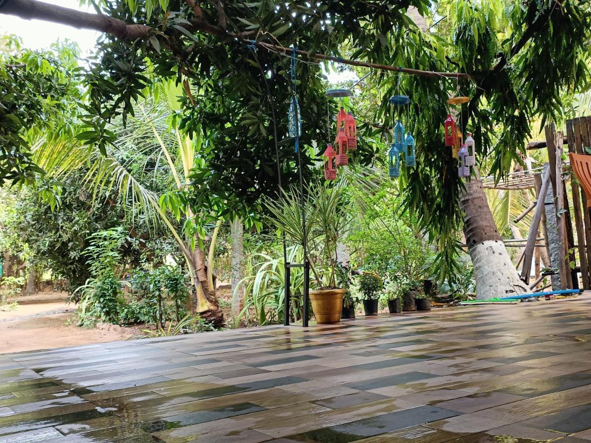 Lotus Riya Home Stay Hampi Esterno foto